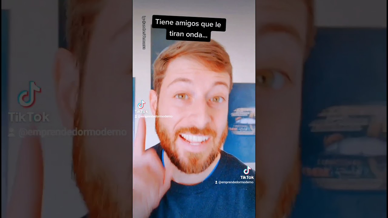 mi novia habla mucho de un compañero de trabajo