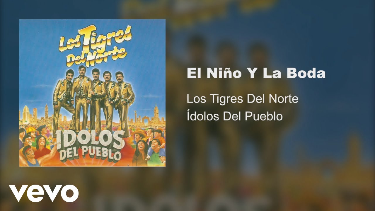 en la puerta llora un niño