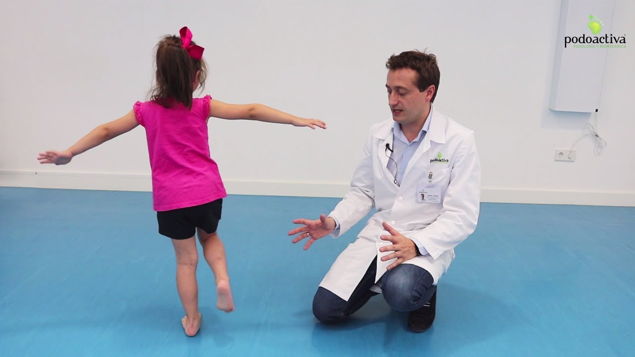 ejercicios para enderezar los pies de los niños